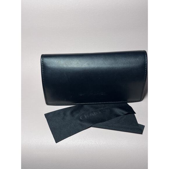 CHANEL Black Quilted Leather Sunglasses Case Magnetic Close Luxury Designer Luxe - Picture 3 of 4